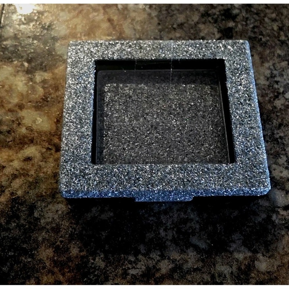 Hard Candy Single & Loving It Eyeshadow 903 disco dancer .05oz